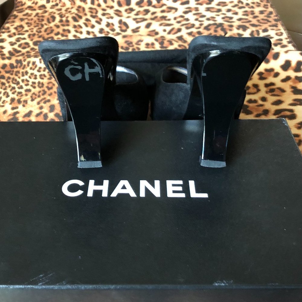 Authentic CHANEL Mules Black Suede Size 41 (US 10) - Picture 3 of 4
